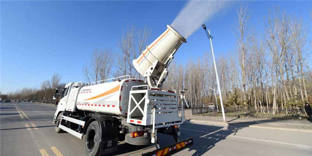 除霾神器雾炮车亮相北京街头