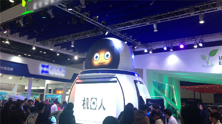 中国现首例机器人伤人事件？