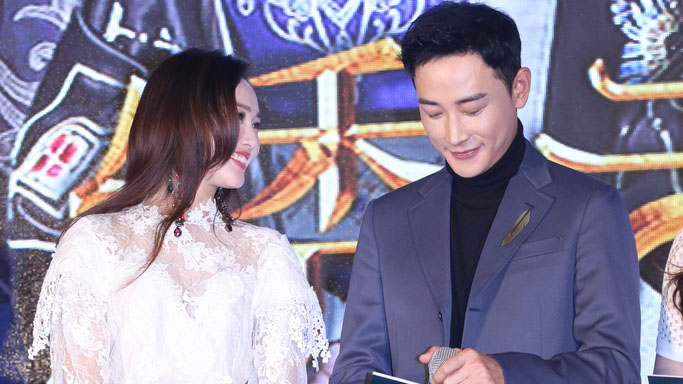 罗晋唐嫣同框眼里都是爱