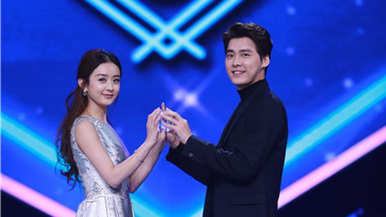 李易峰赵丽颖执手秀恩爱:碧瑶 你终于醒过来了