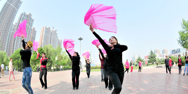 广场舞大妈撑起千亿级市场