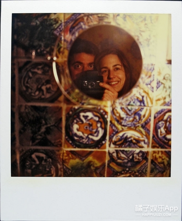 1994年3月13日，虽然小哥经常出现在照片里，但他很少微笑