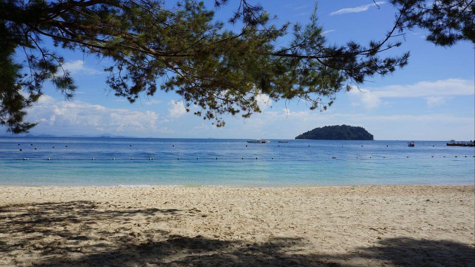 载中国游客马来西亚船只失联