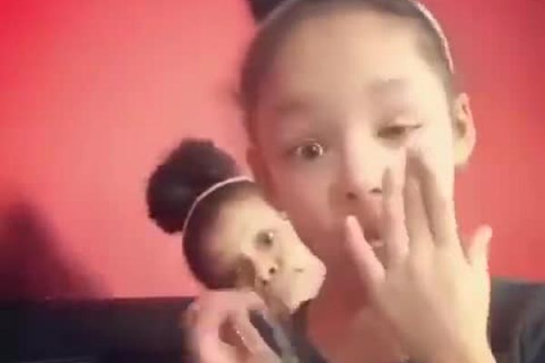 妈妈问女儿在学校过的怎么样，她说男朋友想复合...