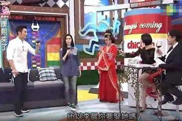 李晨被问要不要娶女友 范冰冰秒答七个字