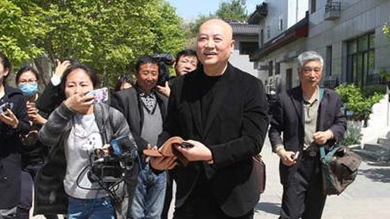 唐僧迟重瑞现身送别杨洁导演