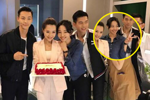 白百何离婚门后正式复出拍戏 比剪刀手心情大好