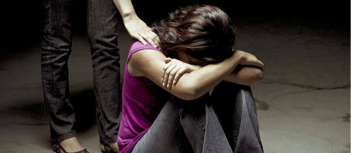 女子因情绪低落在朋友家自杀