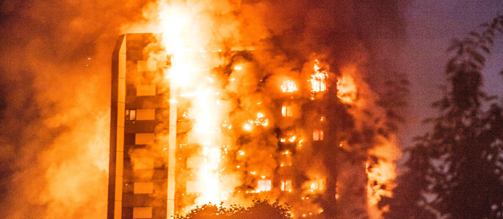 伦敦起火公寓被曝外墙易燃