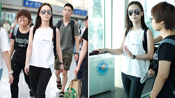 瘦了！钟欣潼甩厚底鞋瘦一圈