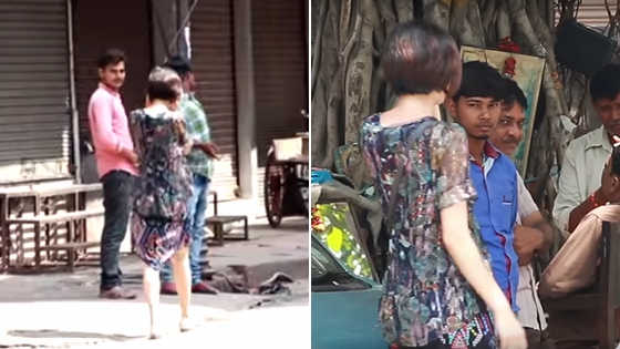女孩测独游印度是否安全 路人眼神给出答案