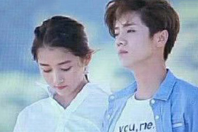 鹿晗关晓彤剧中热吻 这是甜蜜暴击的前奏？