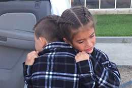 因搬家9岁小情侣被迫分手 小女孩真情告白看哭网友