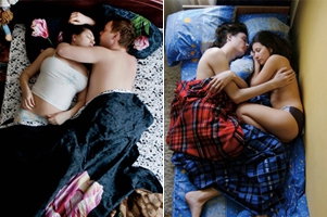 摄影师走进40对夫妻卧室 拍下他们亲密睡姿