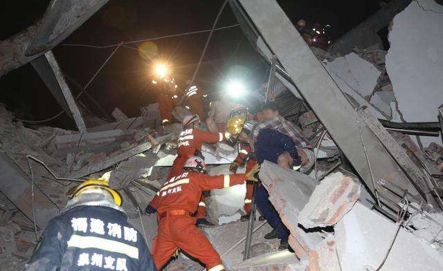 泉州一酒店倒塌事故：目前47人获救、逃生