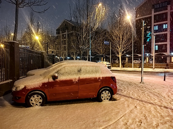 北京此次降雪为何沿山一带雪势更强？大雪花是怎样形成的？