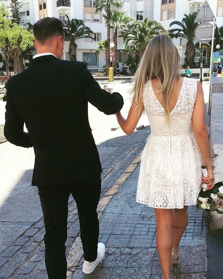 特尔施特根和女友丹妮埃拉完婚
