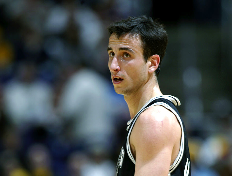 吉诺比利发型变化史_高清图集_新浪网