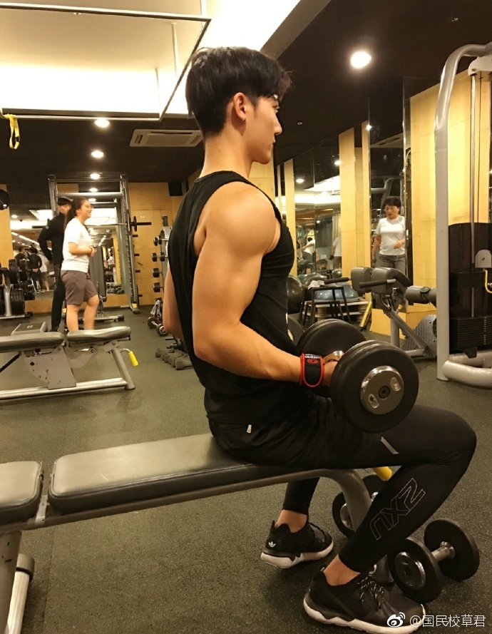 喜欢健身的男生最帅