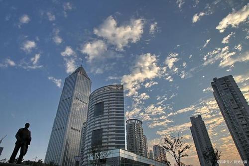 两新股今日上市：佳源服务开涨超1%华润万象生活开涨超38%