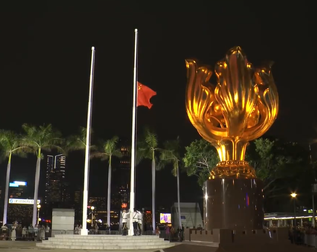 独家视频丨中国红闪耀大湾区 粤港澳三地首次同步升起五星红旗