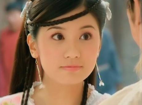 贾静雯15岁刚出道的广告被曝光看到年轻时的模样她的反应绝了