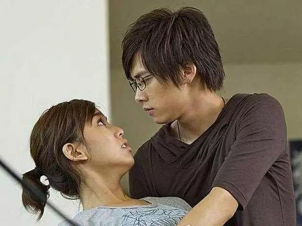 组图热巴鹿晗胡歌唐嫣明星的荧幕初吻都给了谁