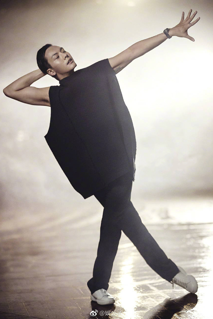 陈伟霆演绎大片"随我婆娑" 向歌舞片致敬