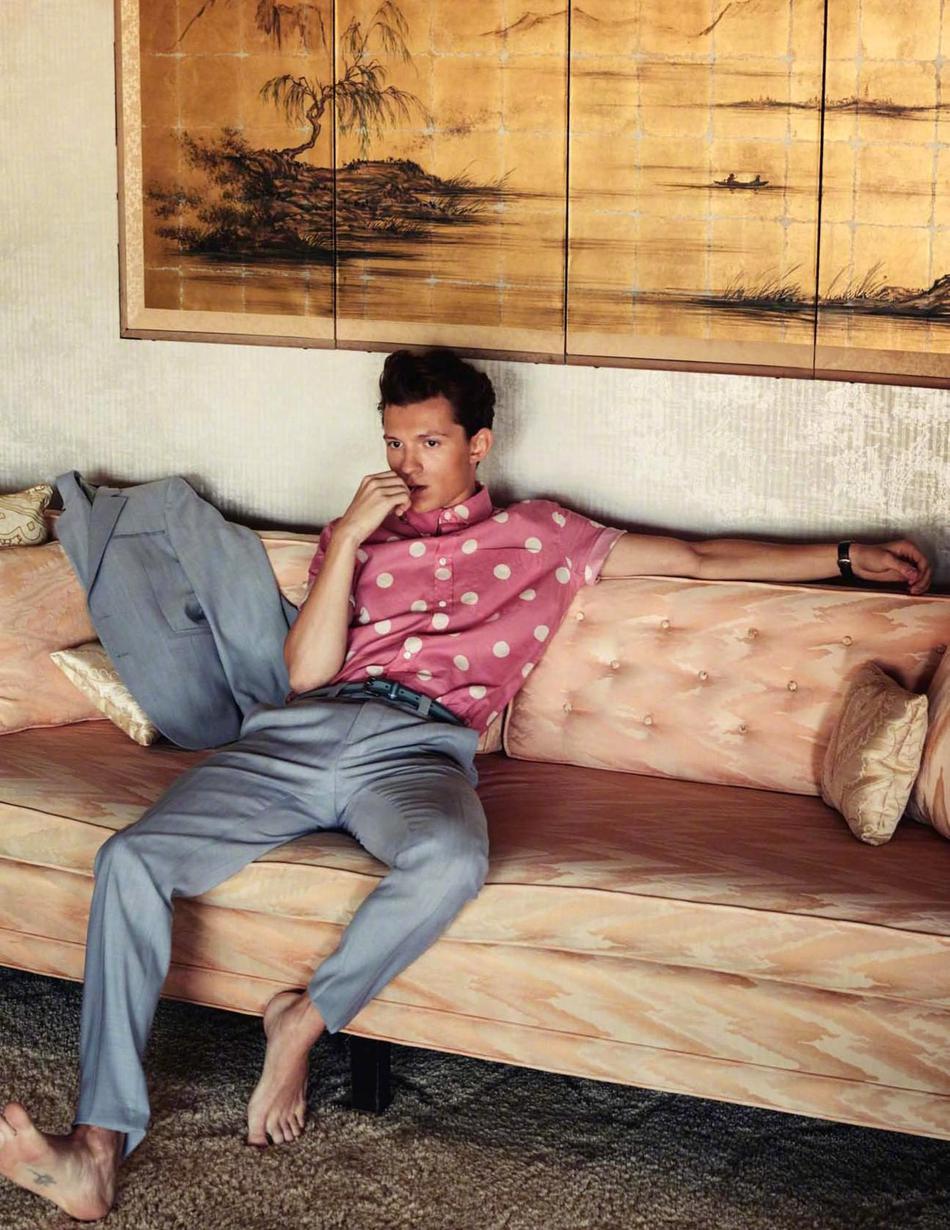 组图:汤姆·赫兰德登上《gq》英国版 秀腹肌荷尔蒙爆棚_高清图集_新浪