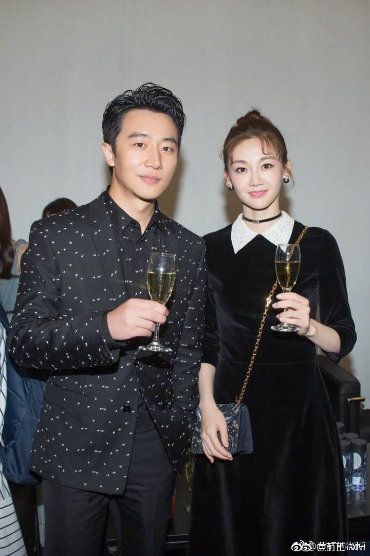 组图黄轩西服绅士雅痞范与angelababy亲密合影