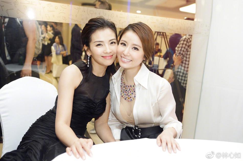 林心如晒与刘涛合影庆生,还说永远爱她!
