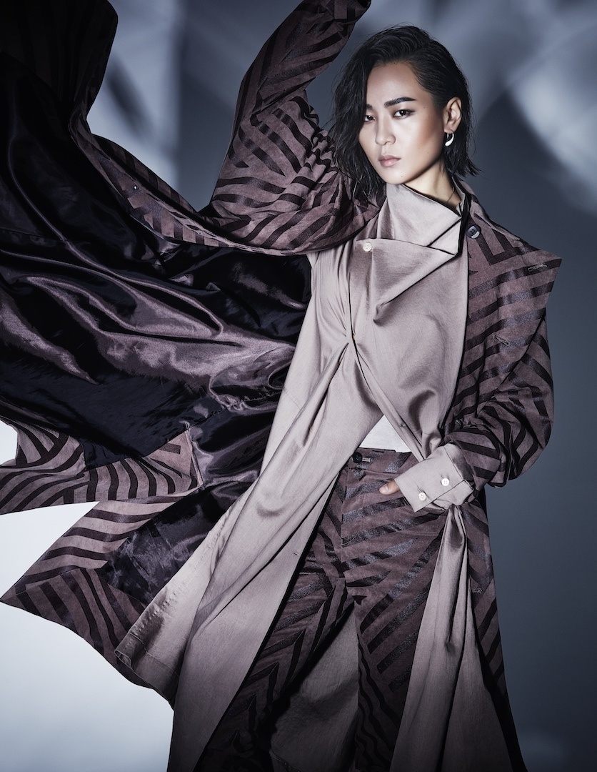 组图:周笔畅最新大片公开 造型百变眼神犀利气场全开