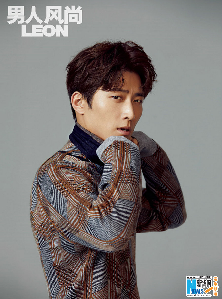 窦骁曝杂志封面大片 演绎恣意潇洒人生