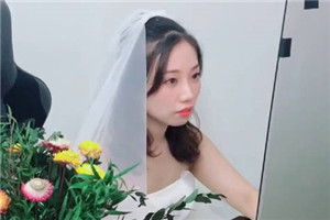 举行婚礼 还被拉过来加班工作？