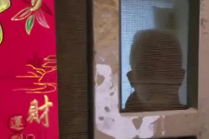 肺炎疫情下的拜年：别进来，赶紧走，给红包靠空投！