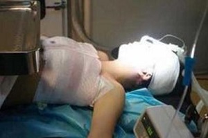 女子大连隆胸身亡后续：大夫术中离开