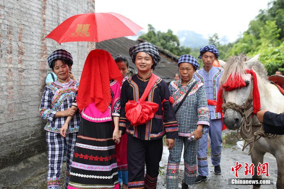 贵州望谟桑郎古朴的布依族婚礼