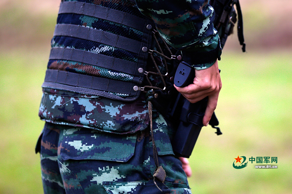 时刻准备着,随时拔枪射击.