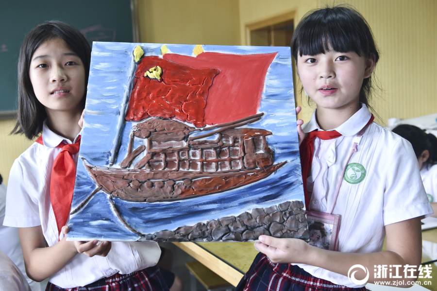 桐庐:巧手做"红船"迎七一