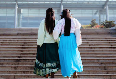 大学生穿汉服被导员怒斥“奇装异服” 不换就退学