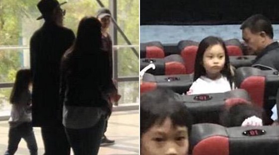 贾乃亮带女儿看电影不见李小璐 甜馨嘟嘴
