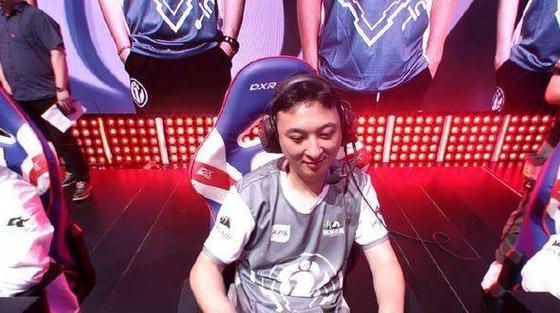 100分之百胜率退役AD王思聪 9保1就是有牌面