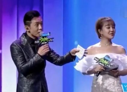 李咏生前最后一次主持 还是那个活泼的他