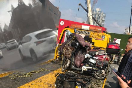 海普陀发生严重交通事故致2死12伤 多角度视频曝光