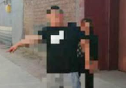 因少一个芒果女快递员遭恶意投诉下跪？投诉者回应来了