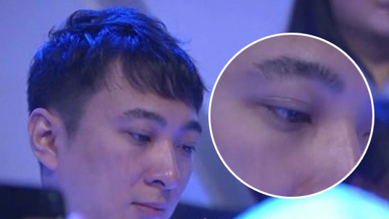 王思聪现身《偶练》决赛 双眼皮贴引人瞩目