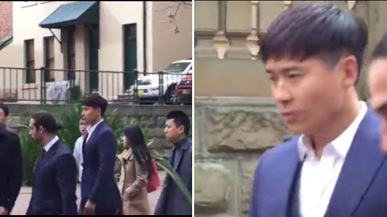 高云翔现身法院后快速离开 神色凝重一言不发