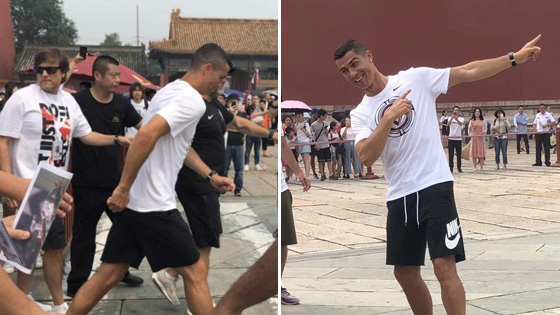 C罗现身故宫大秀球技 花式颠球引粉丝尖叫不停