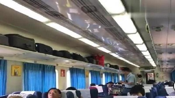 列车推销员能说会道，坐过火车才知道？