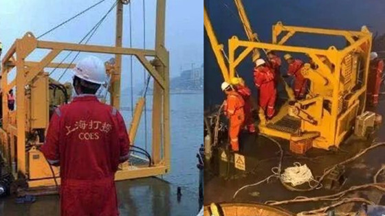 坠江大巴黑匣子捞出来瞬间1